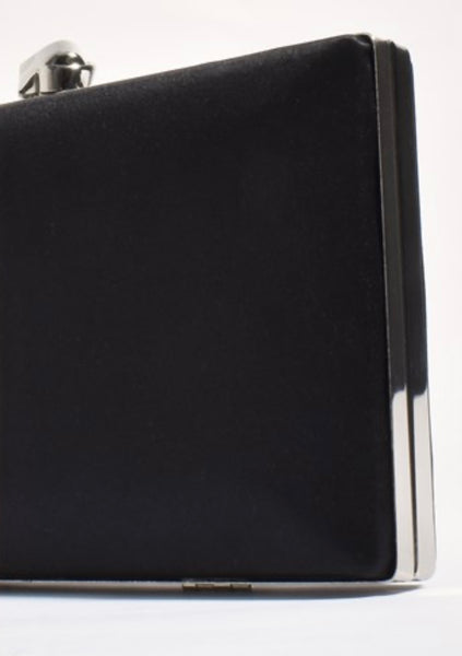 Mira Structured Clutch