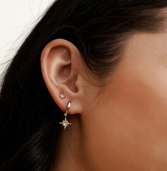 Huggies with Hanging Star in Yellow Gold