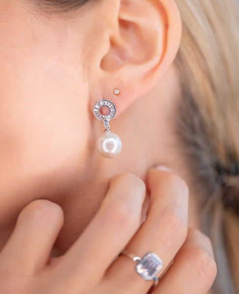Teya Round Pearl Drop Earings