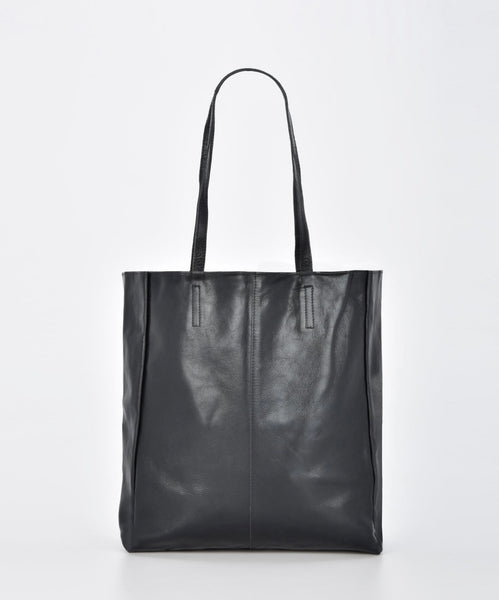 Venus Metallic Hobo