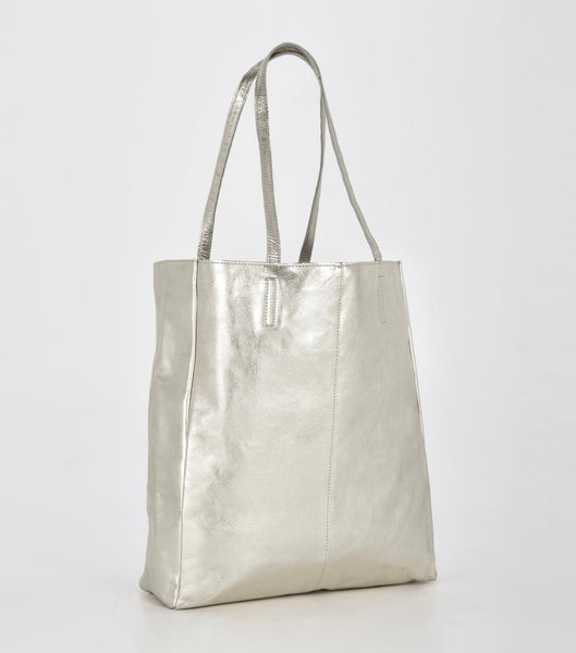 Venus Metallic Hobo
