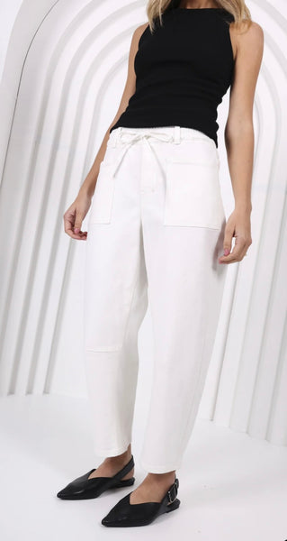 Leo Barrel Leg Jeans-White
