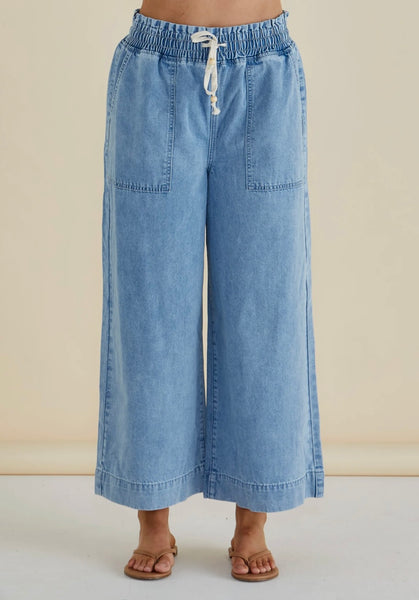Saffra Relax Leg Jean - Medium Wash