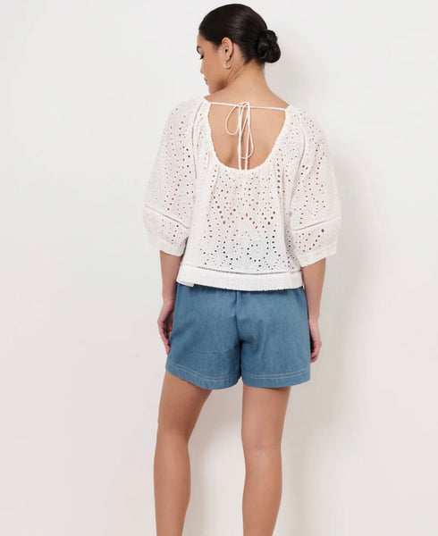 Pascoe Broderie Anglaise Top-White