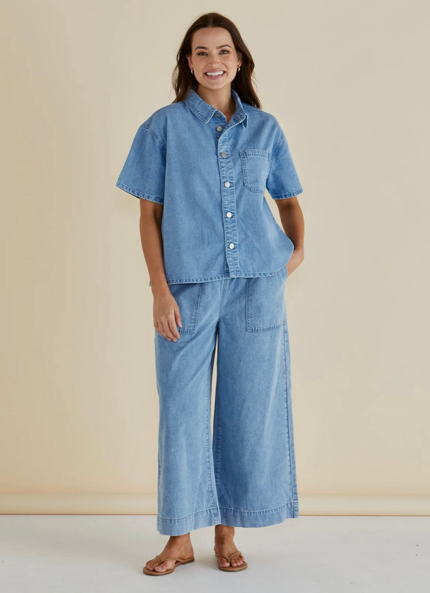 Saffra Relax Leg Jean - Medium Wash