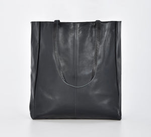 Venus Metallic Hobo