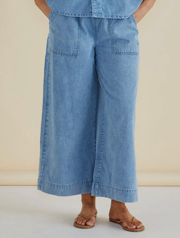 Saffra Relax Leg Jean - Medium Wash