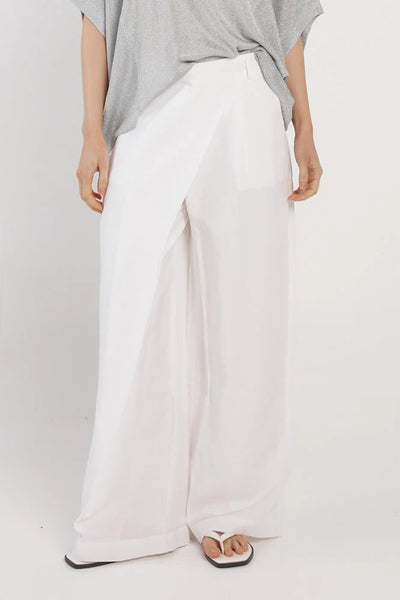 Sandara Pant - White