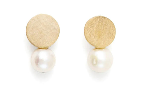 Half Eggsie with Pearl Studs